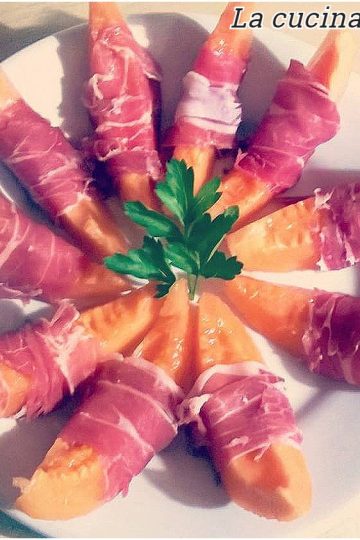 Prosciutto e melone - ricetta estiva facile e veloce.