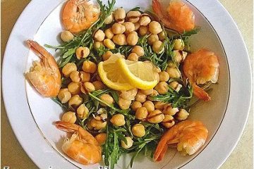 Insalata di ceci gamberi e rucola - una ricetta estiva semplice e gustosa.