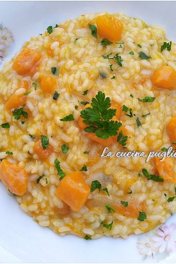 Risotto alla zucca - un piatto autunnale semplice e gustoso.