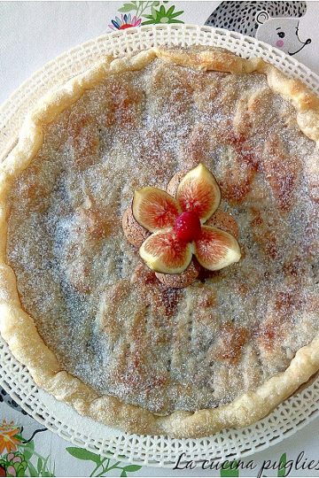 Torta di pasta sfoglia con fichi marmellata e amaretti - la cucina pugliese