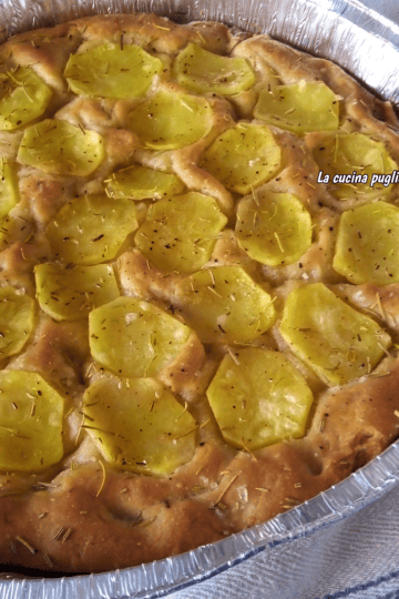 Focaccia con patate e rosmarino - cucinapugliese