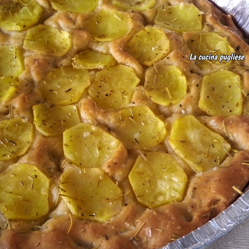 Focaccia con patate e rosmarino