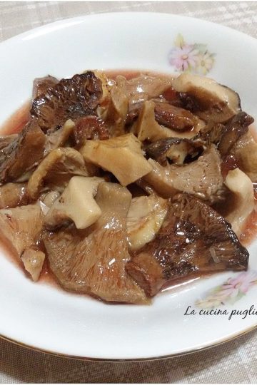 Funghi in umido - la cucina pugliese