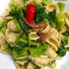 Orecchiette alle cime di rapa con aglio, acciunghe e peperoncino