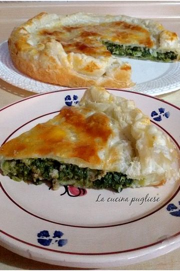 Torta salata con cime di rapa e salsiccia - la cucina pugliese