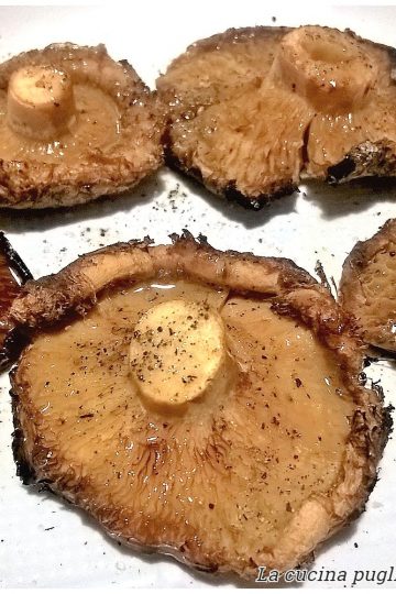 Funghi marieddhri alla brace - la cucina pugliese