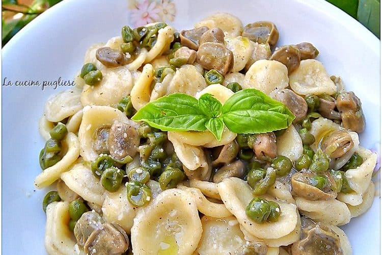 Orecchiette con fave e piselli - lacucinapugliese--