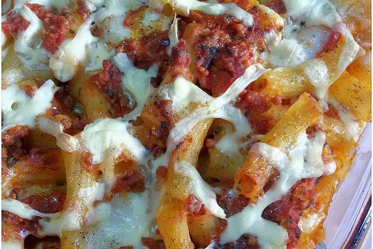 Pasta al forno con ragù mozzarella e besciamella - la cucina pugliese