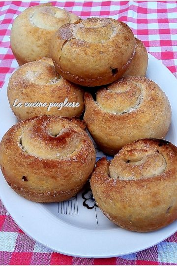 Sfogliatelle di Canosa di Puglia - cucina pugliese--