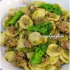 Orecchiette con salsiccia e cime di rapa - lacucinapugliese--