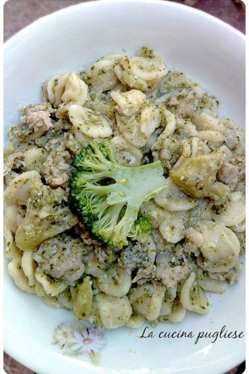 Pasta con broccoli e salsiccia - la cucina pugliese