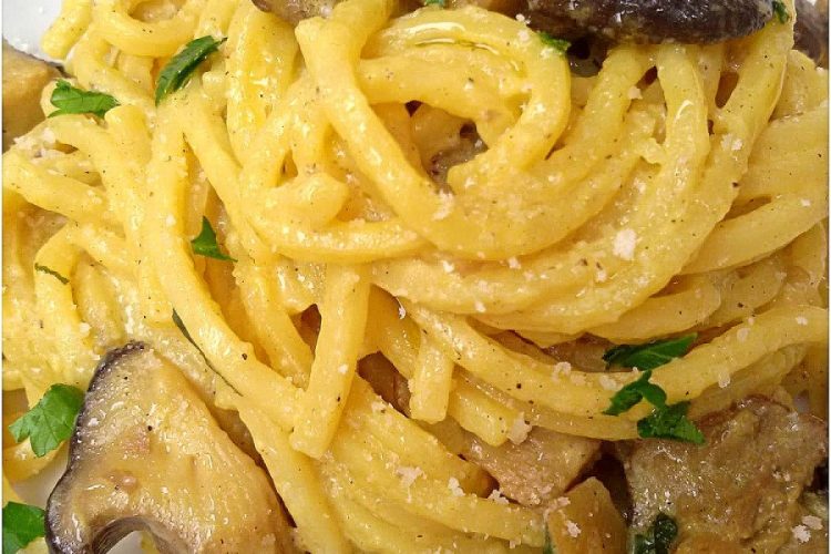 Troccoli con funghi cardoncelli e zafferano - la cucina pugliese--