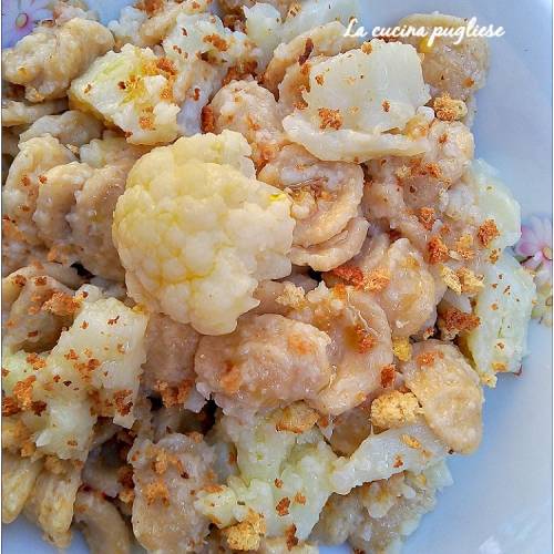 Orecchiette con cavolfiore e mollica fritta