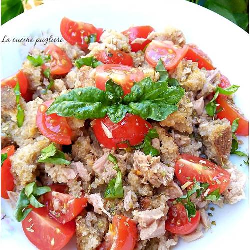 Panzanella di friselle pugliesi