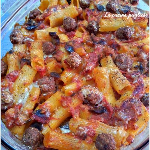 Pasta al forno con melanzane e polpette