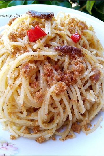 Spaghetti con la mollica - lacucinapugliese