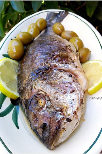 Orata alle olive (Versione della nonna) - una ricetta di pesce facile e veloce da preparare