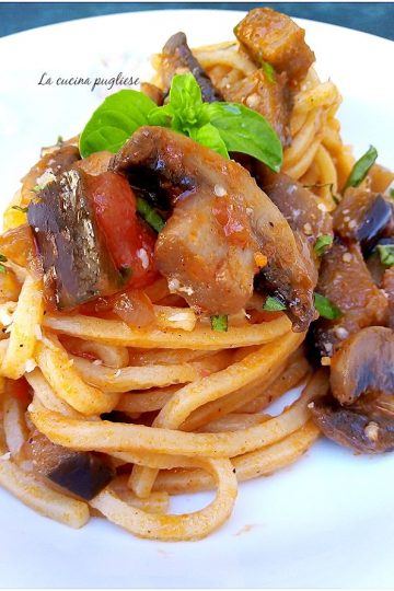 Troccoli con melanzane e champignon - la cucina pugliese