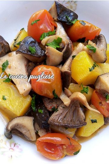 Funghi cardoncelli in padella con patate e pomodorini - la cucina pugliese