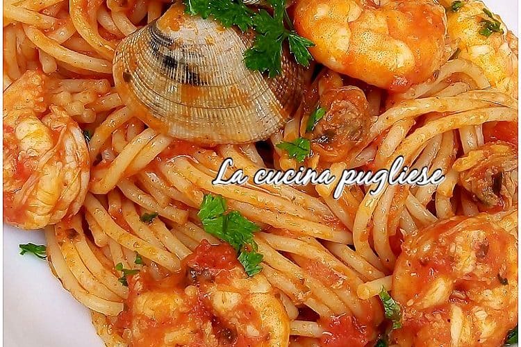 Spaghetti vongole e mazzancolle - la cucina pugliese