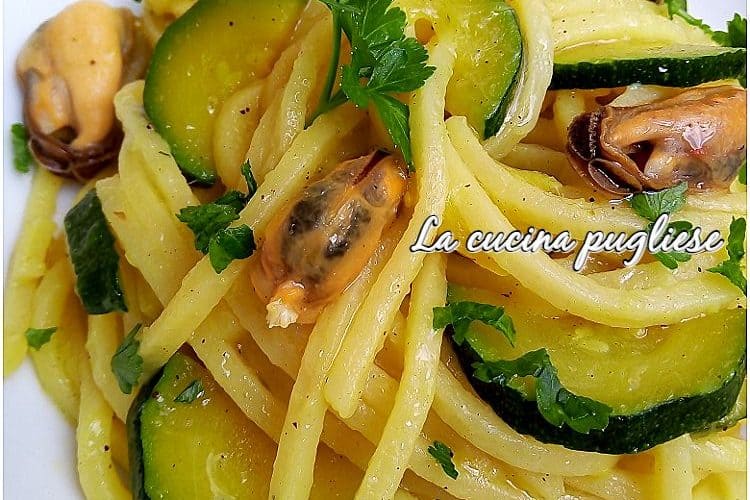 Troccoli con zucchine cozze e zafferano - la cucina pugliese