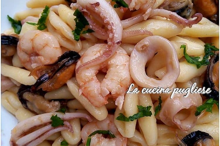 Cavatelli cozze calamari e gamberetti - la cucina pugliese