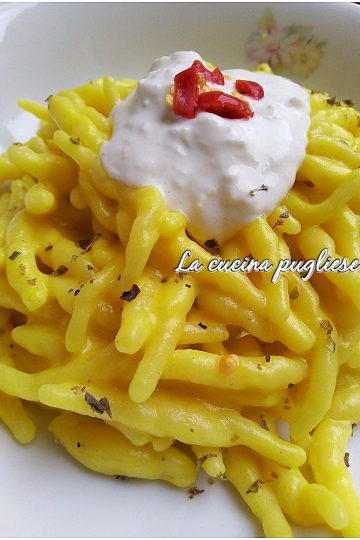 Trofie allo zafferano con crema di burrata - la cucina pugliese