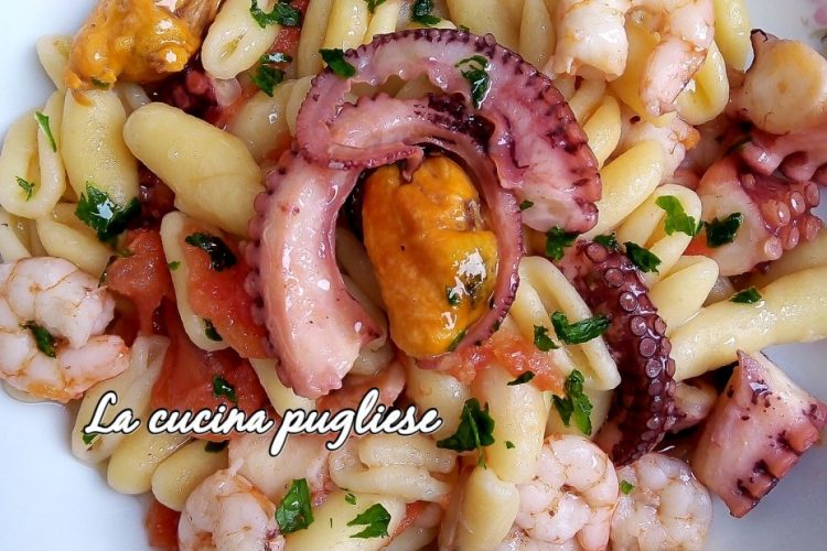 Pasta con polpo gamberi e cozze - la cucina pugliese