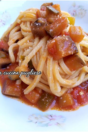 Troccoli al sugo di melanzane e peperoni - la cucina pugliese