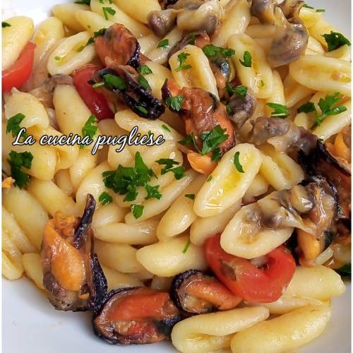 Cavatelli con cozze e murici di mare