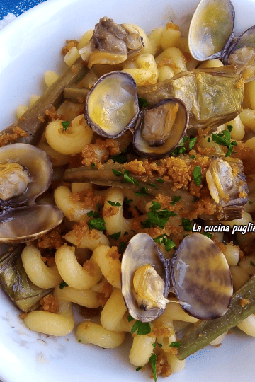 Pasta con vongole e carciofi .. la cucina pugliese