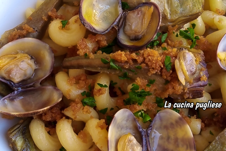 Pasta con vongole e carciofi .. la cucina pugliese