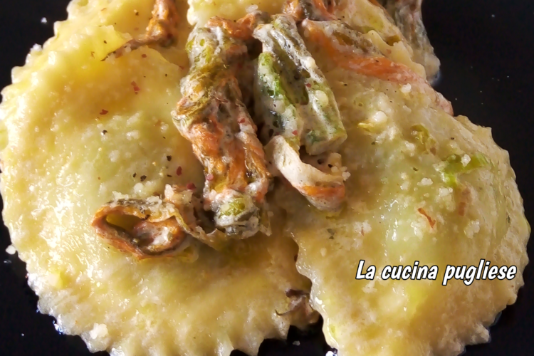 Ravioli di ricotta e spinaci ai fiori di zucca - la cucina pugliese