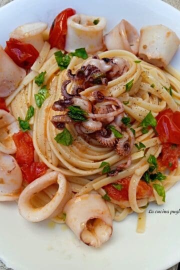 Linguine con calamari e pomodorini - lacucinapugliese di Rita Caputo