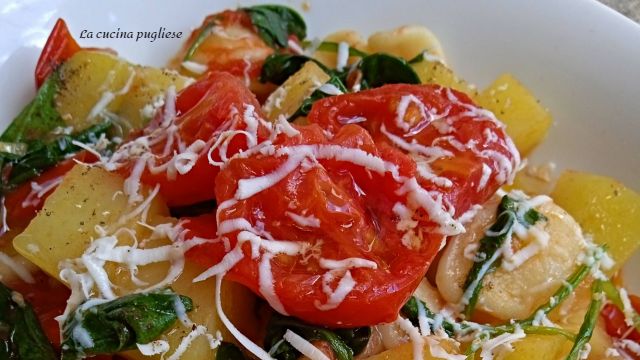 Pasta Bandiera - un primo piatto pugliese semplice da preparare e molto saporito.