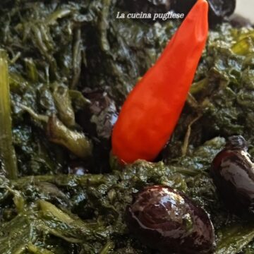 Paparine con olive nere e peperoncino